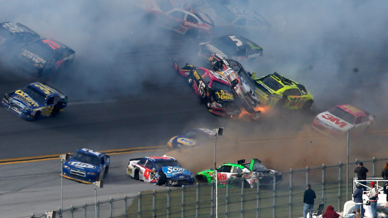 Illustration for article titled This Is What A 25-Car NASCAR Crash Looks Like